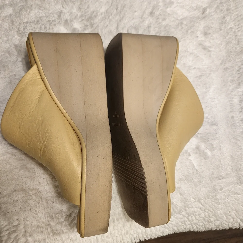 Women's Tan Slide Sandals